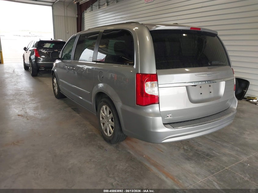 2016 CHRYSLER TOWN & COUNTRY auction photo 3