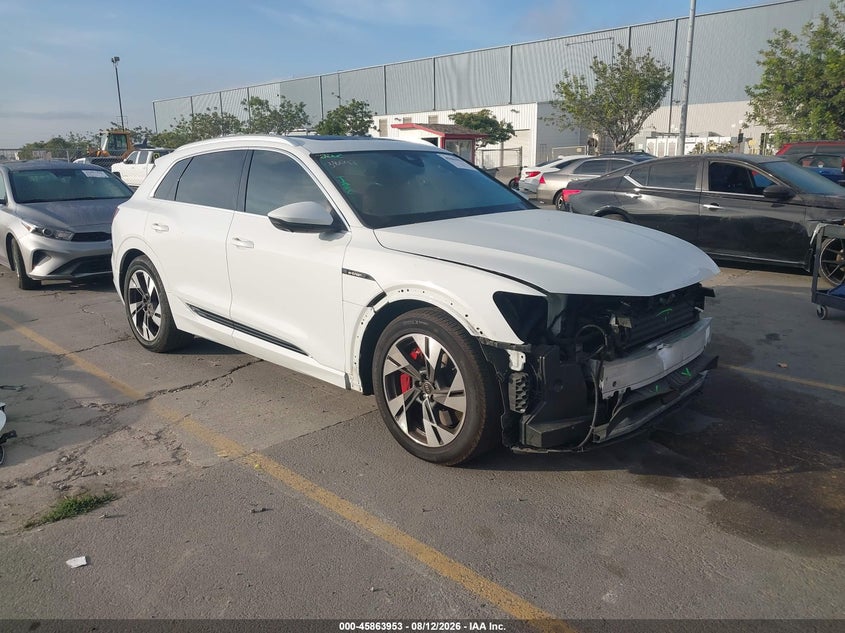 Vin: wa1laage9pb012044, lot: 46362923, audi e-tron premium plus quattro 2023 img_1