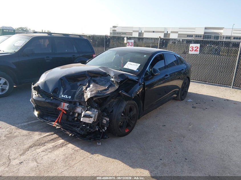 2023 KIA K5 auction photo 2