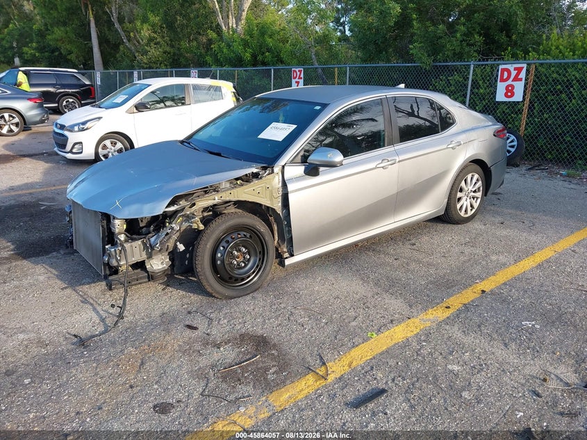 TOYOTA CAMRY - zdjęcie 2
