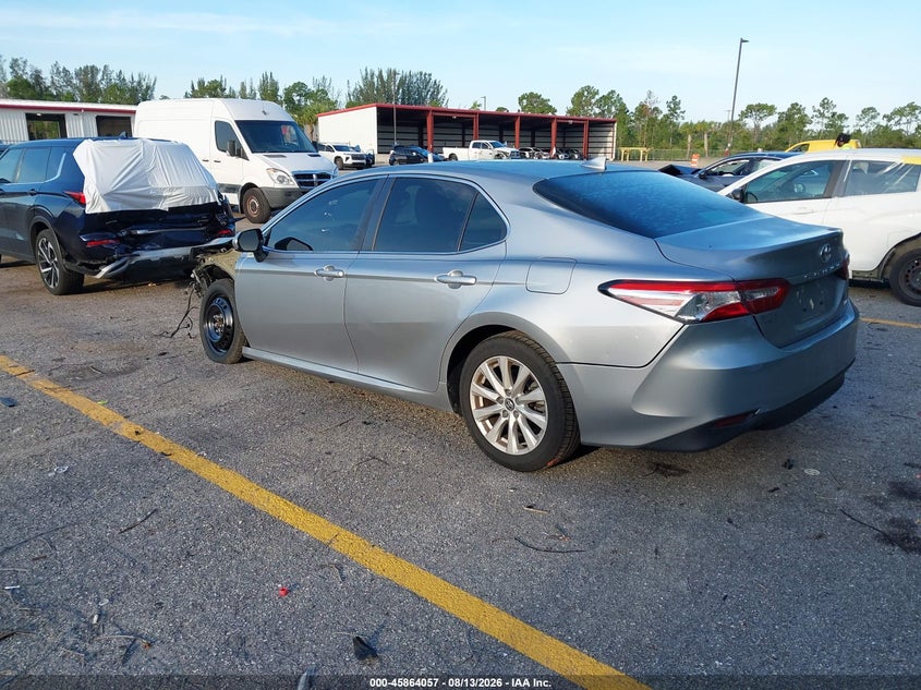 TOYOTA CAMRY - zdjęcie 3