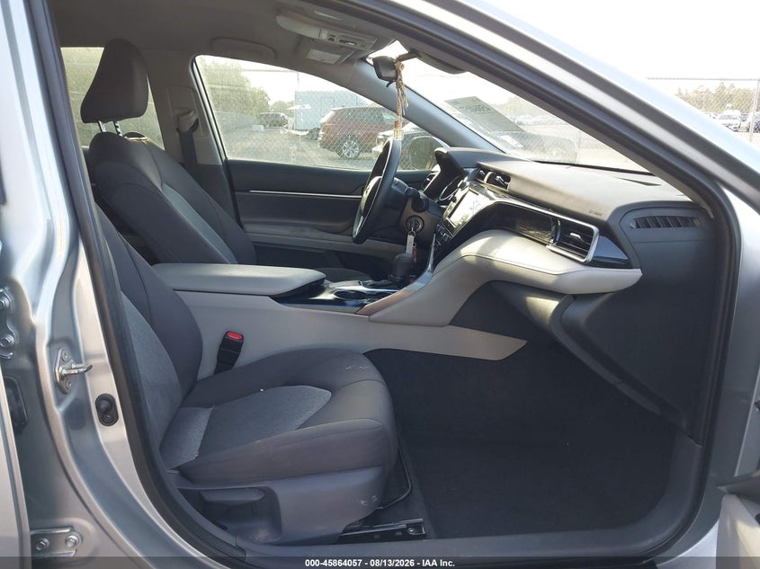 TOYOTA CAMRY - zdjęcie 5
