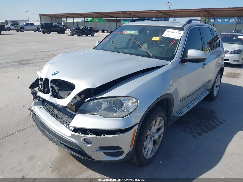 2013 BMW X5, Front End, IAAI, VIN 5UXZV4C52D0E06327 — photo 2