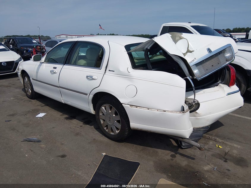 2007 LINCOLN TOWN CAR auction photo 3