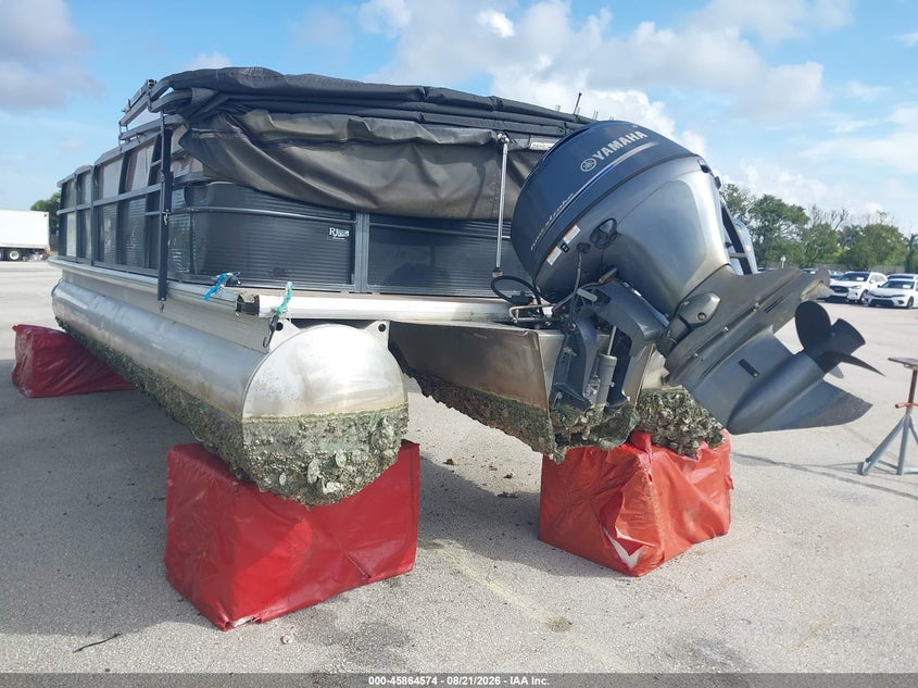 2017 MISTY HARBOR PONTOON auction photo 3