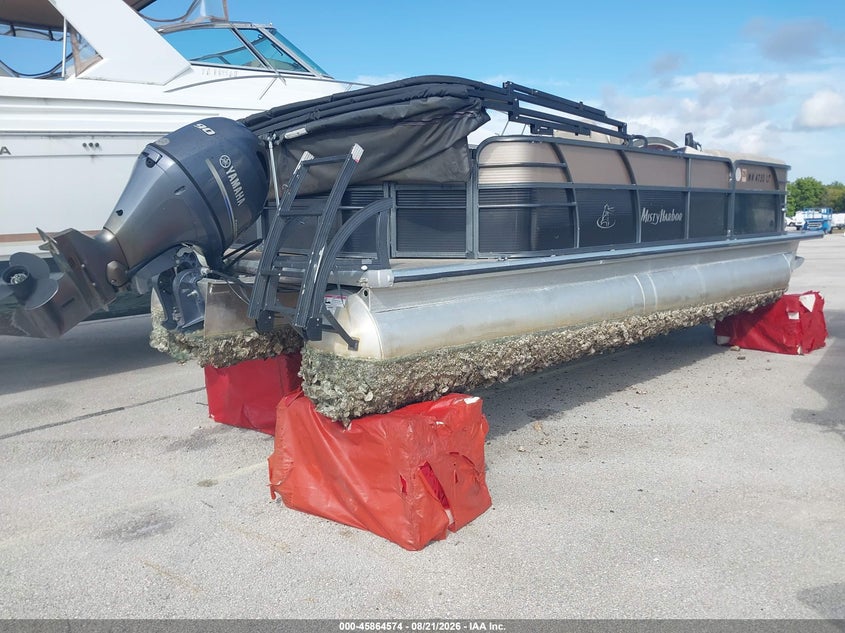 2017 MISTY HARBOR PONTOON auction photo 4