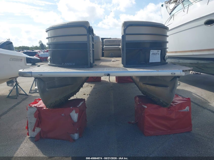 2017 MISTY HARBOR PONTOON auction photo 6
