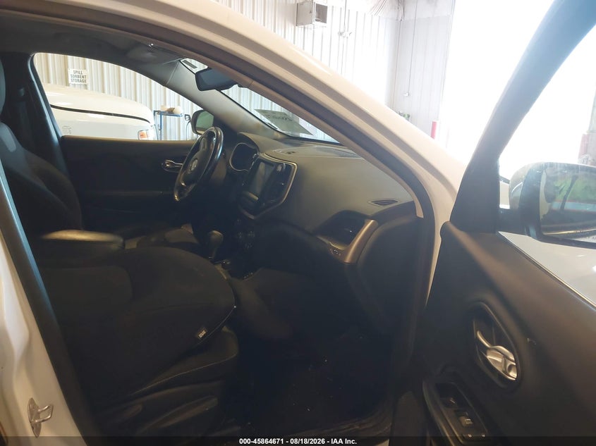 2014 JEEP CHEROKEE auction photo 5