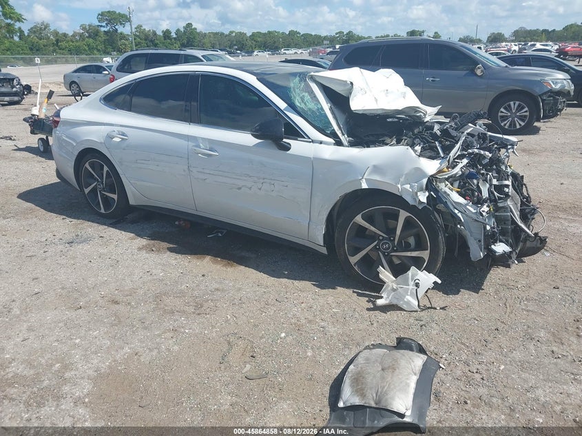 2022 Hyundai Sonata  (VIN: 5NPEJ4J28NH150247)