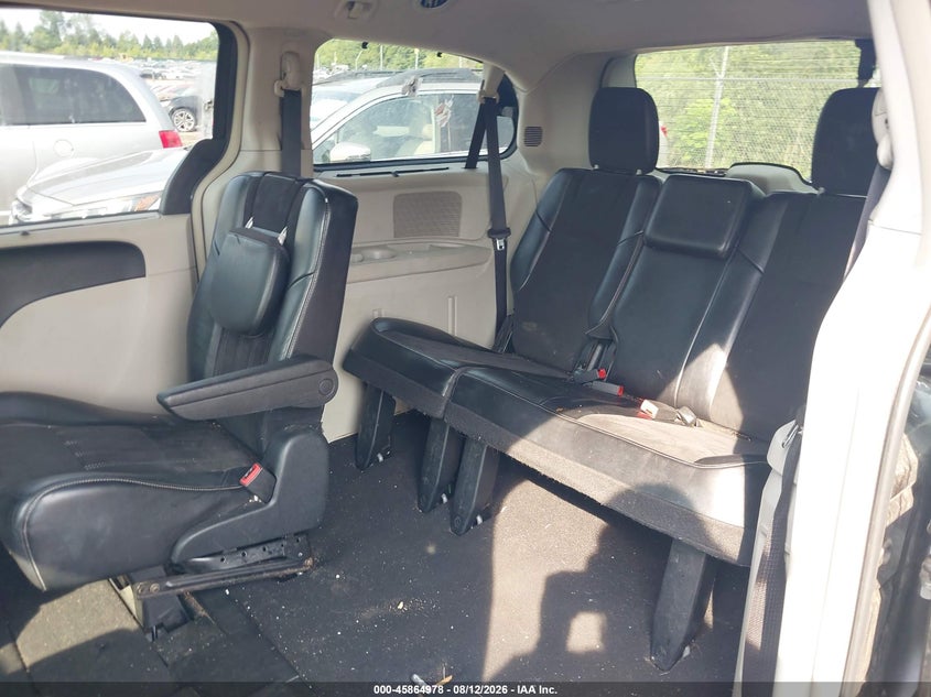 2014 CHRYSLER TOWN & COUNTRY auction photo 8