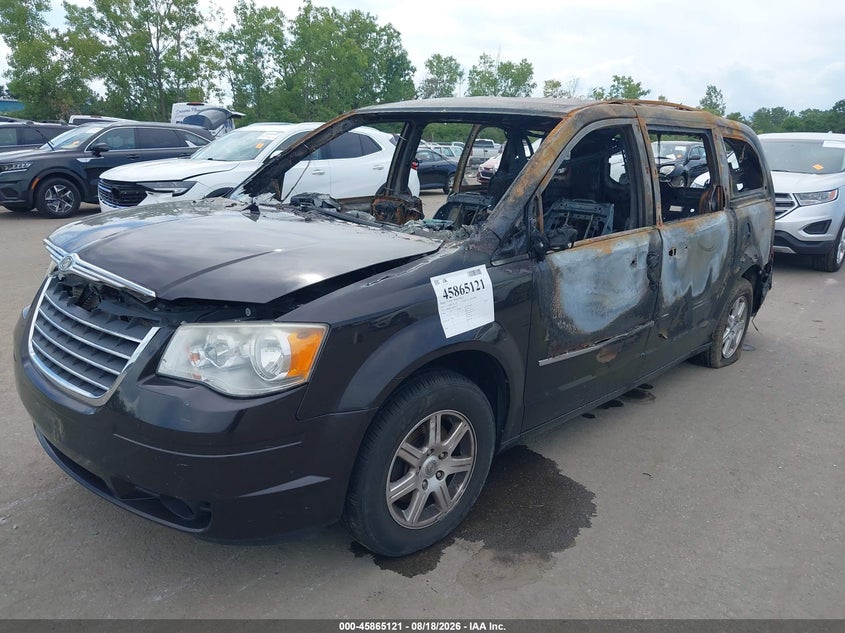 2010 CHRYSLER TOWN & COUNTRY auction photo 2