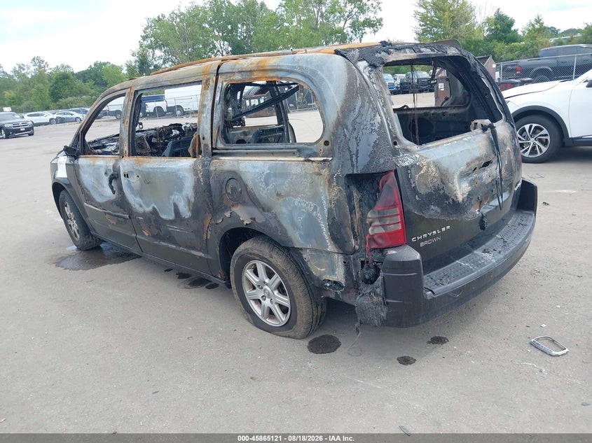 2010 CHRYSLER TOWN & COUNTRY auction photo 3