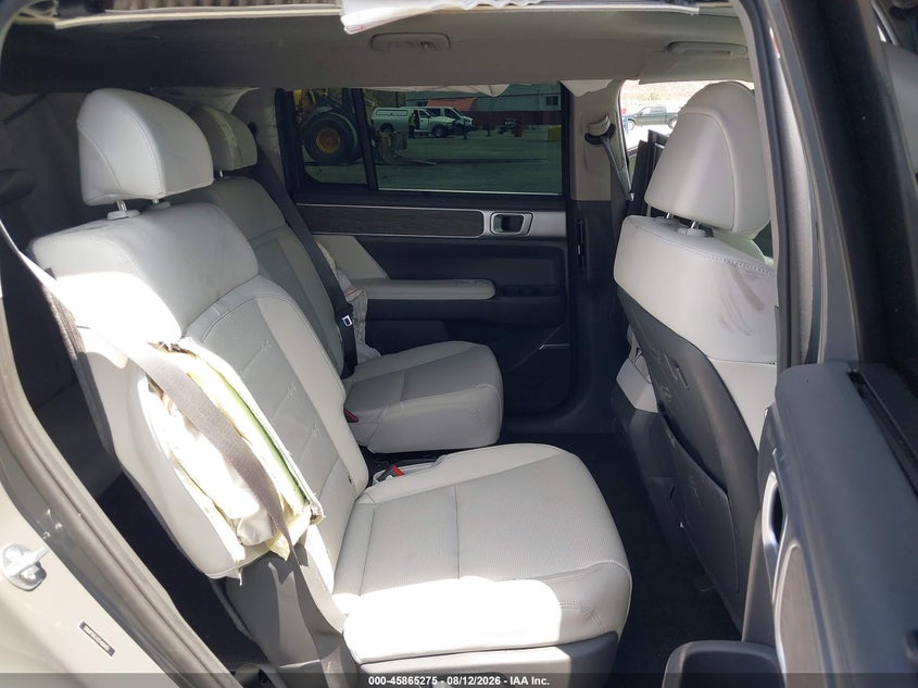 2026 HYUNDAI SANTA FE HYBRID auction photo 8