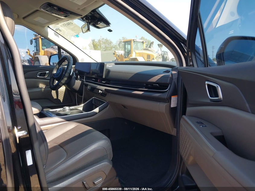 2025 KIA CARNIVAL MPV HYBRID auction photo 5