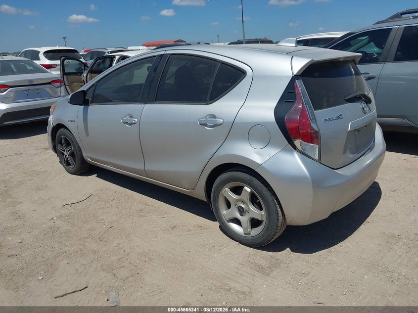 2015 TOYOTA PRIUS C auction photo 3