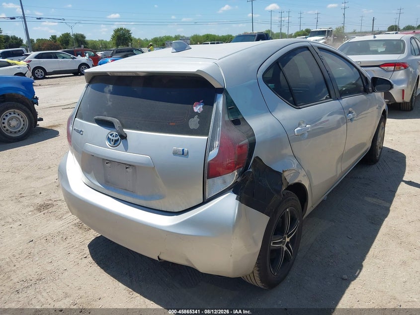 2015 TOYOTA PRIUS C auction photo 4