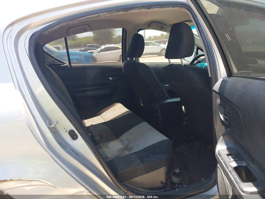 2015 TOYOTA PRIUS C auction photo 8