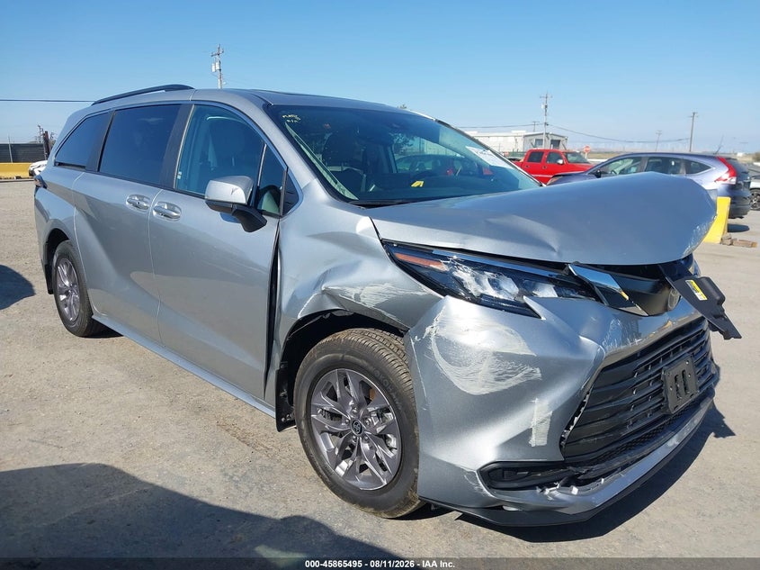 2024 TOYOTA SIENNA auction photo 1