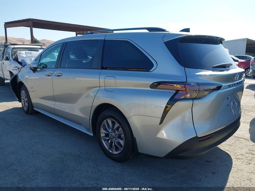 2024 TOYOTA SIENNA auction photo 3