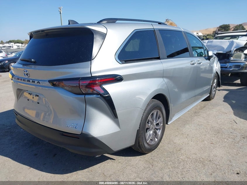 2024 TOYOTA SIENNA auction photo 4