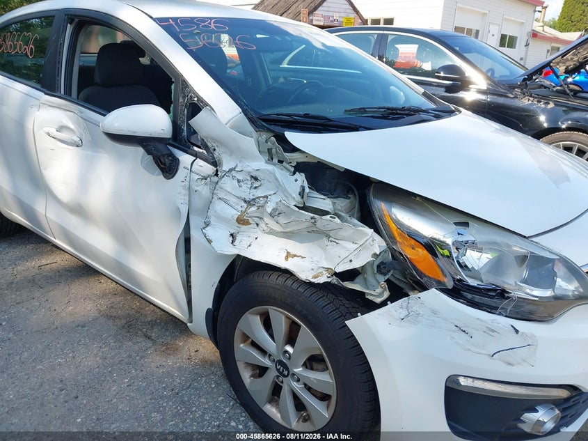 2016 KIA RIO auction photo 6