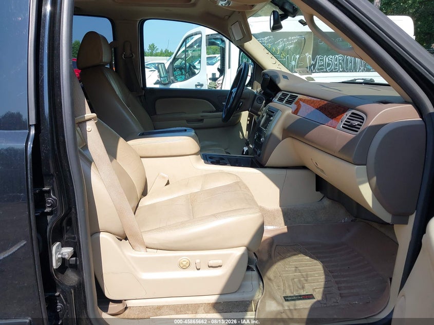 2009 GMC YUKON XL auction photo 5