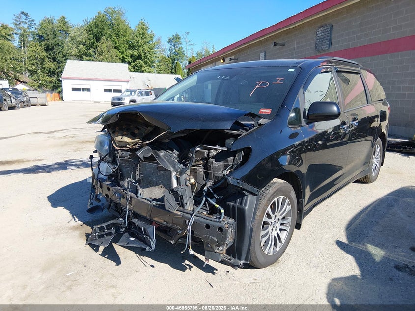 TOYOTA SIENNA - zdjęcie 6