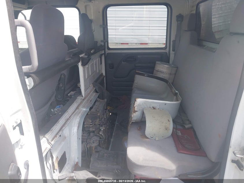 2018 ISUZU NPR HD auction photo 7