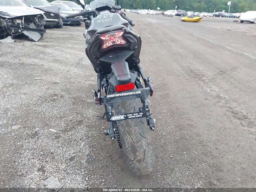 KAWASAKI EX650 2026