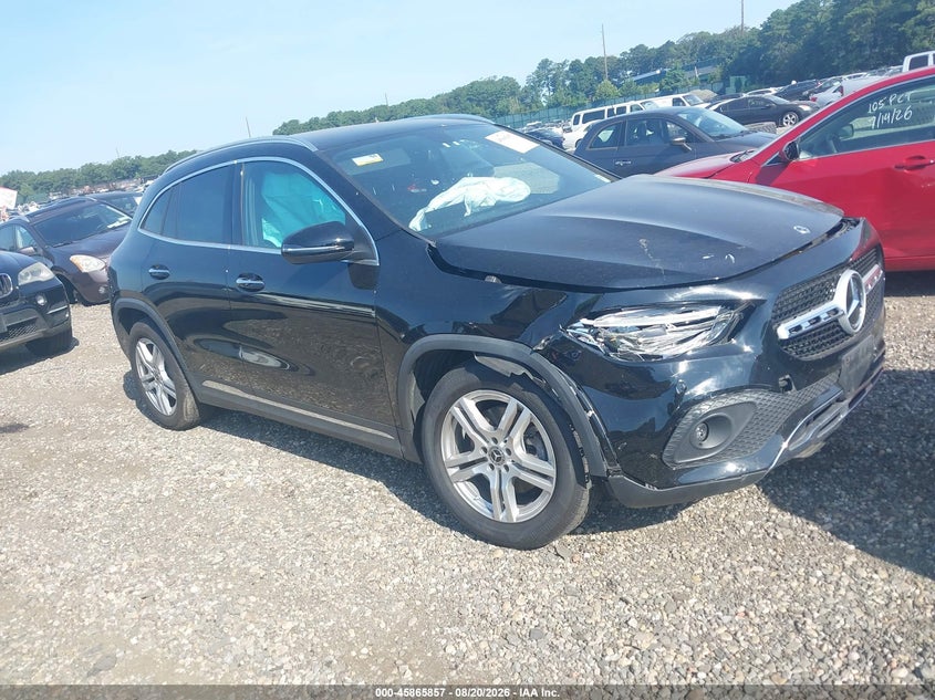 2023 MERCEDES-BENZ GLA 250 — zdjęcie z aukcji
