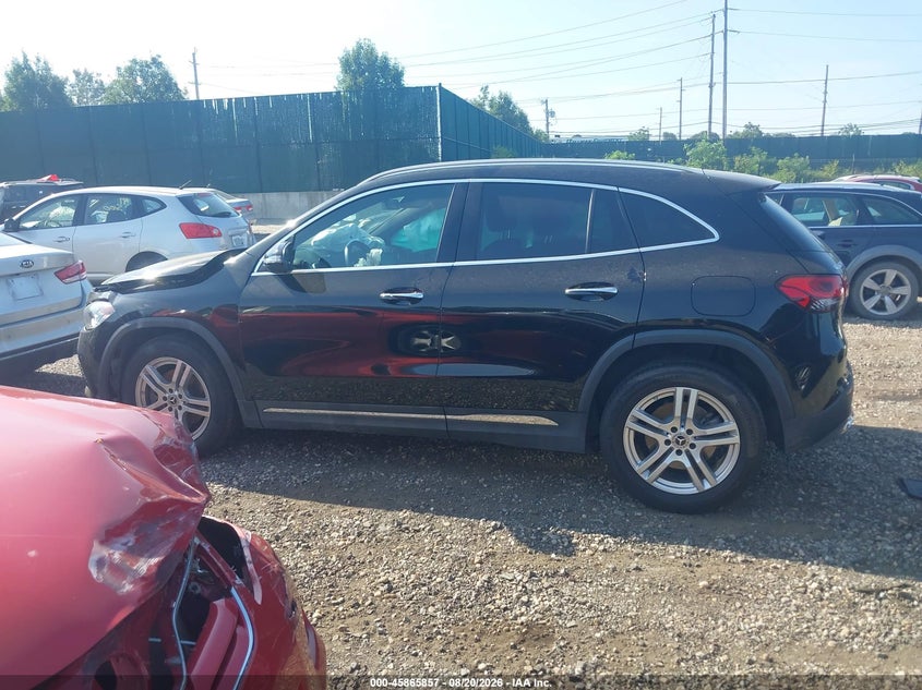 MERCEDES-BENZ GLA 250 - zdjęcie 13