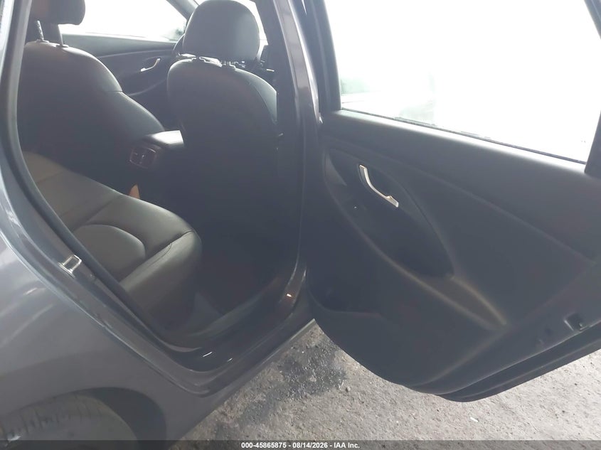 2018 HYUNDAI ELANTRA GT auction photo 8