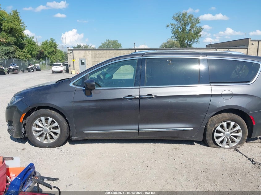 2020 CHRYSLER PACIFICA TOURING L · Фото 15
