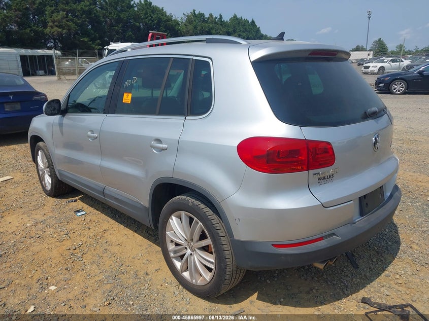2012 VOLKSWAGEN TIGUAN auction photo 3