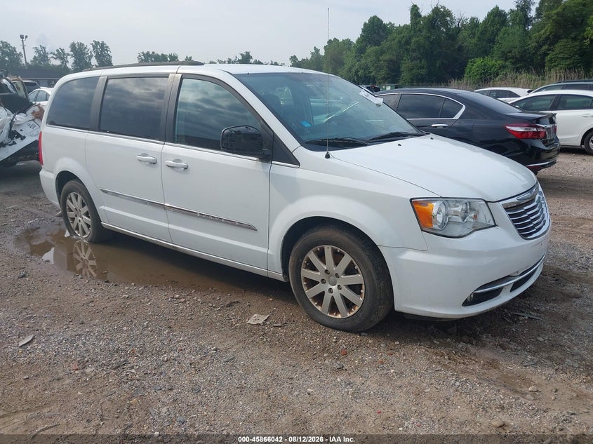 2015 CHRYSLER TOWN & COUNTRY auction photo 1