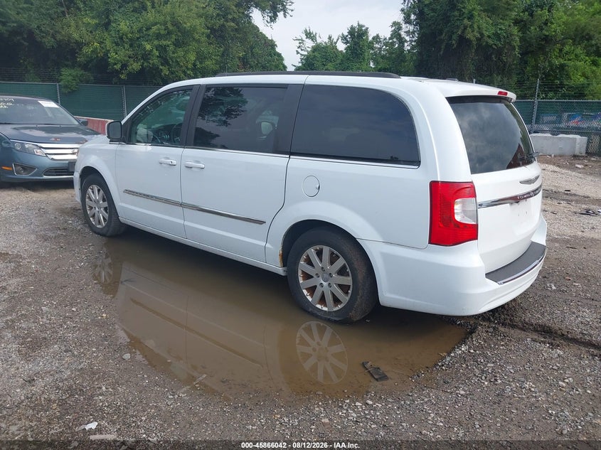 2015 CHRYSLER TOWN & COUNTRY auction photo 3