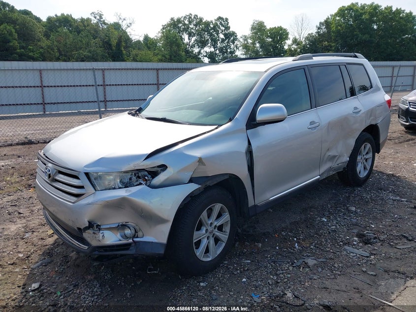 2013 TOYOTA HIGHLANDER auction photo 2
