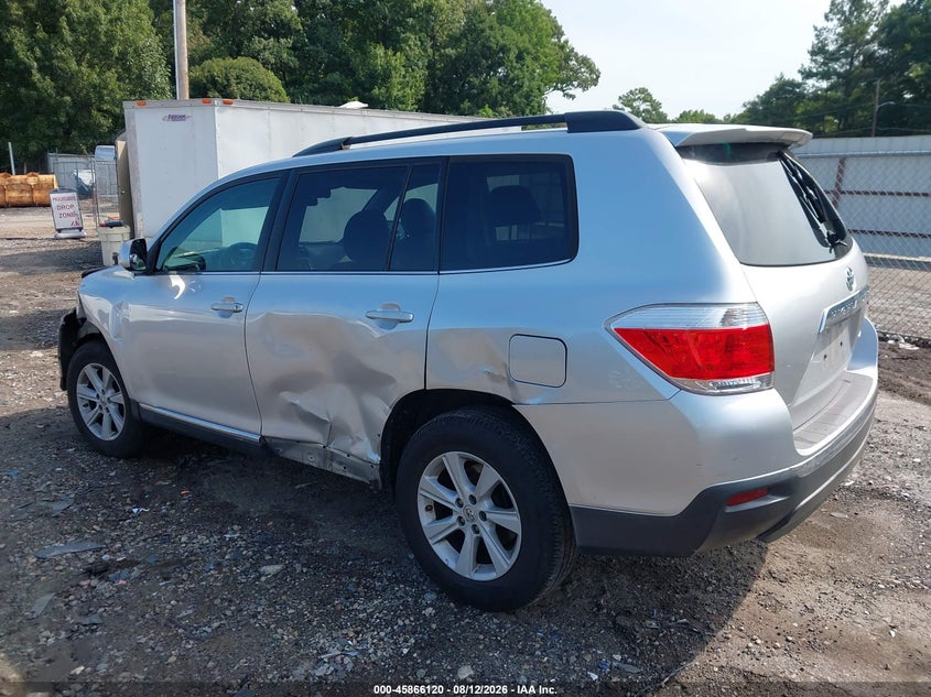 2013 TOYOTA HIGHLANDER auction photo 3