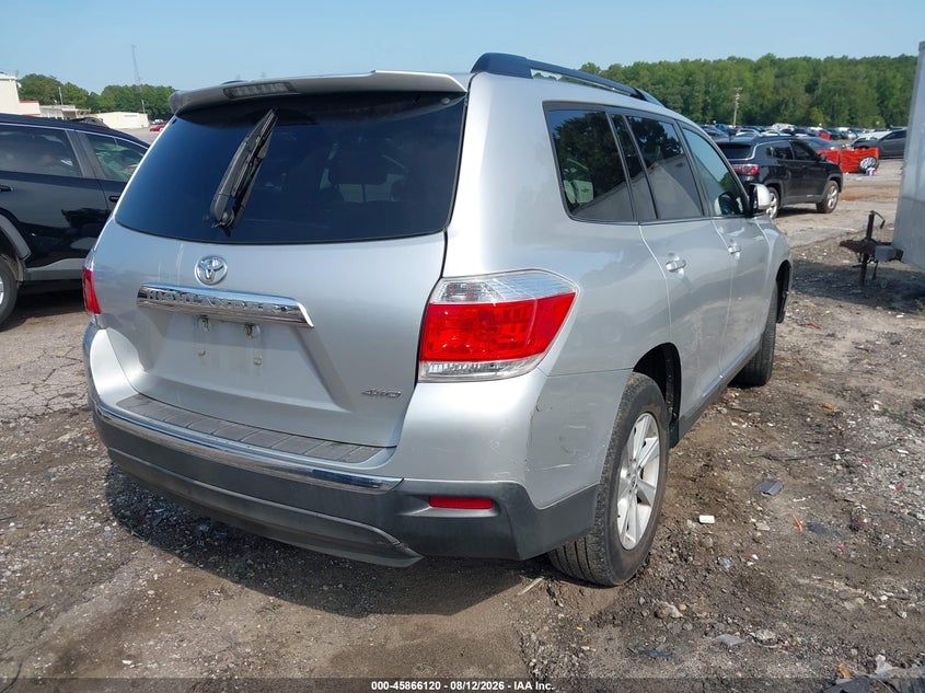 2013 TOYOTA HIGHLANDER auction photo 4