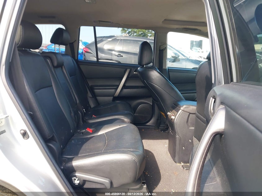 2013 TOYOTA HIGHLANDER auction photo 8