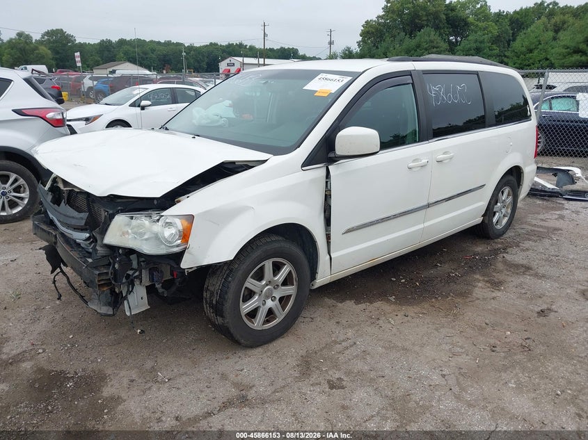 2012 CHRYSLER TOWN & COUNTRY auction photo 2