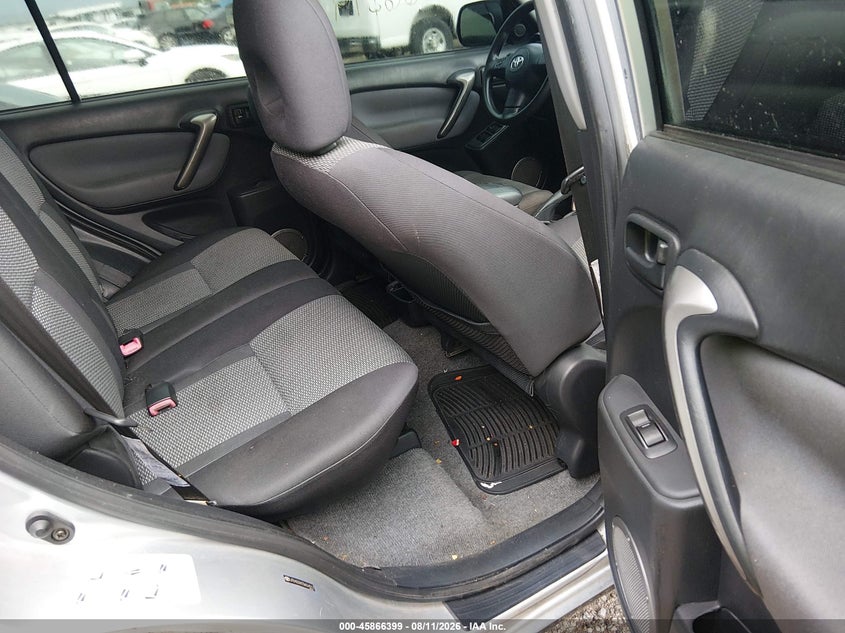 2005 TOYOTA RAV4 auction photo 8