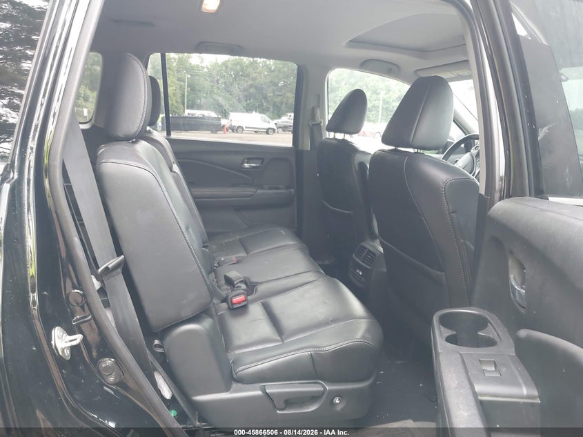 2017 HONDA PILOT auction photo 8
