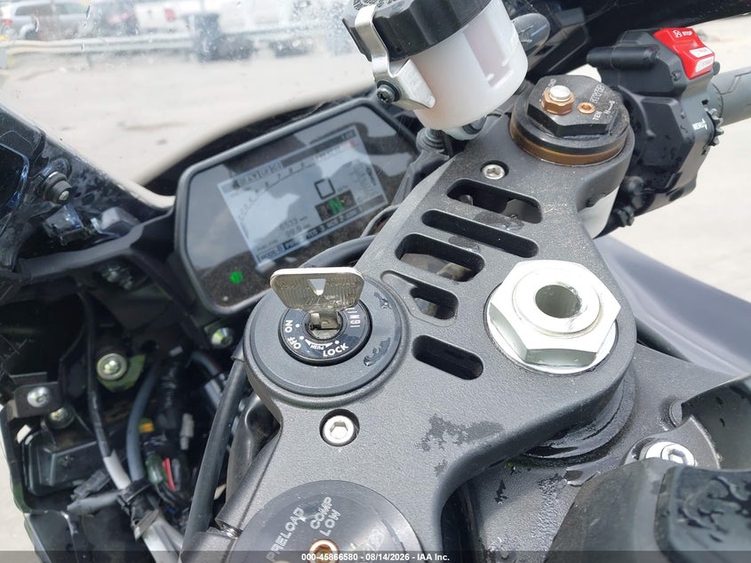 YAMAHA YZF1000 2025