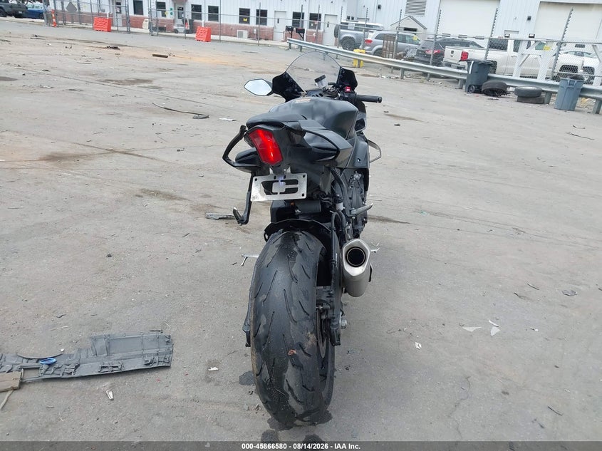 2025 YAMAHA YZF1000 auction photo 6