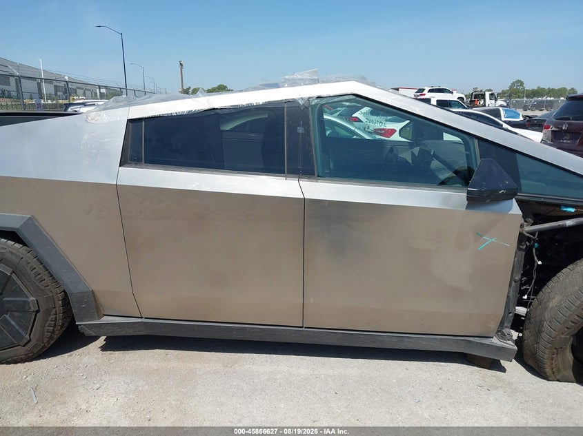 Фото 13 - TESLA CYBERTRUCK