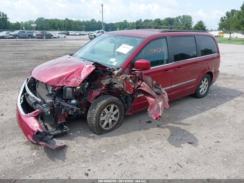 2012 CHRYSLER TOWN & COUNTRY auction photo 2