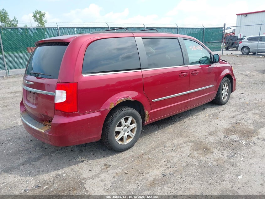 2012 CHRYSLER TOWN & COUNTRY auction photo 4