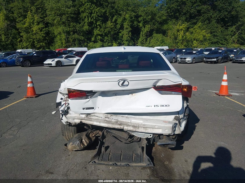 2018 LEXUS IS 300 · Фото 16