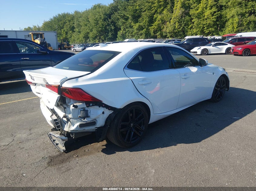 2018 LEXUS IS 300 · Фото 4